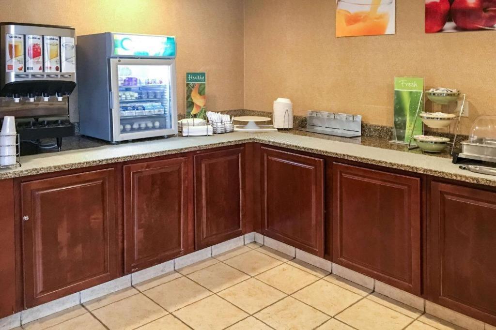 Quality Inn Mystic-Groton Bagian luar foto