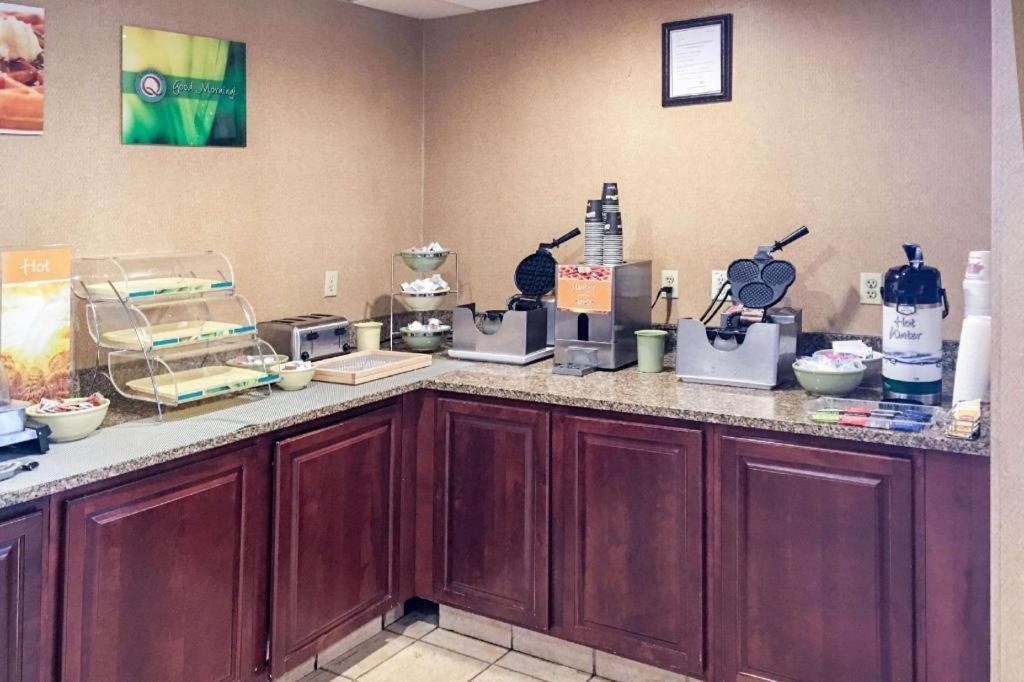 Quality Inn Mystic-Groton Bagian luar foto