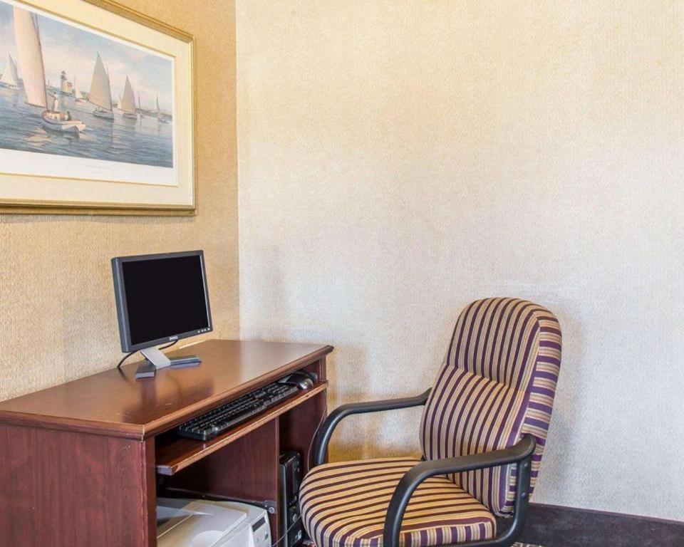 Quality Inn Mystic-Groton Bagian luar foto