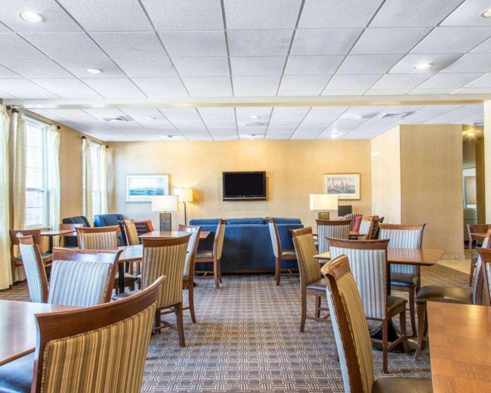 Quality Inn Mystic-Groton Bagian luar foto