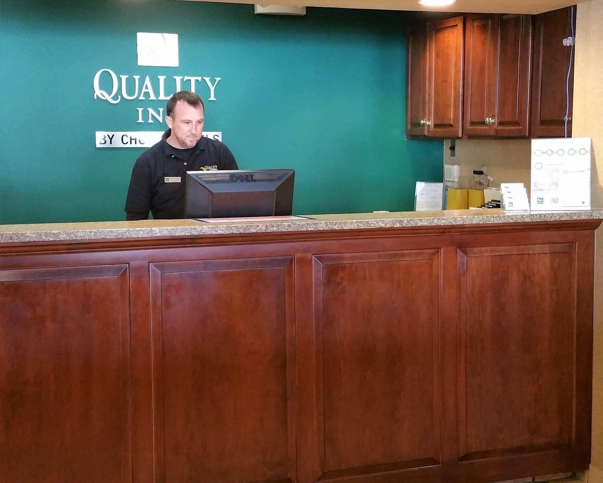 Quality Inn Mystic-Groton Bagian luar foto